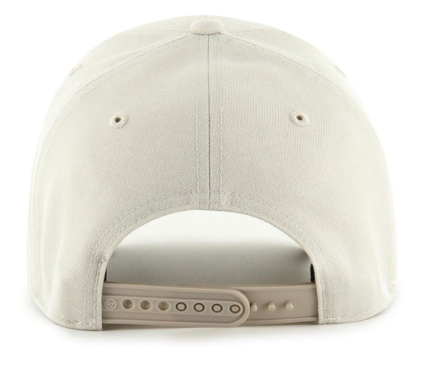 Liverpool FC Base Runner Snap &#39;47 MVP Logo Black - Bone